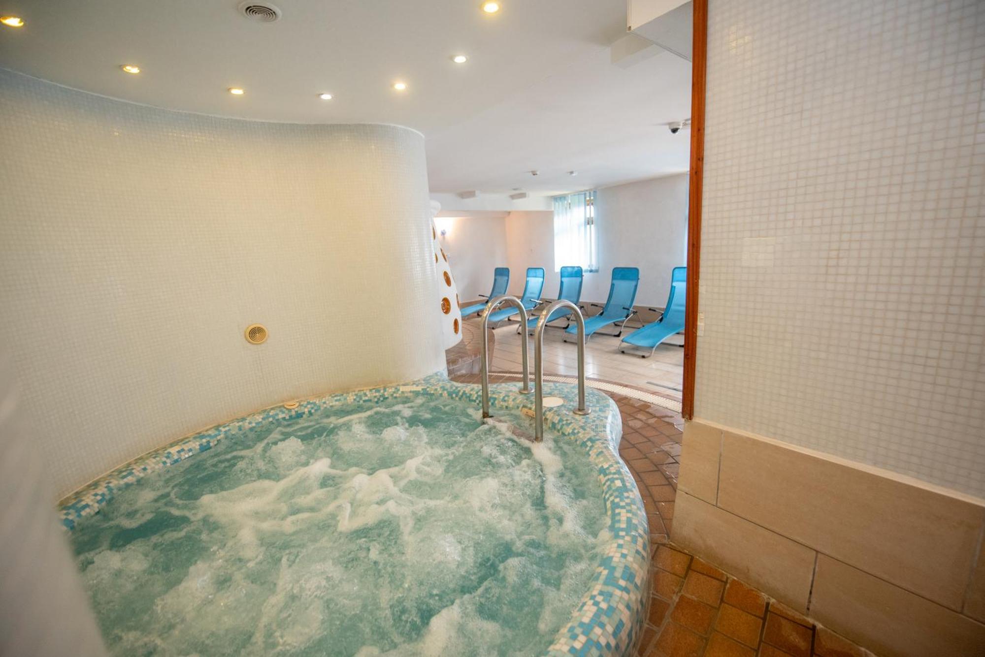 Abbazia Country Club Hotell Nemesnép Eksteriør bilde