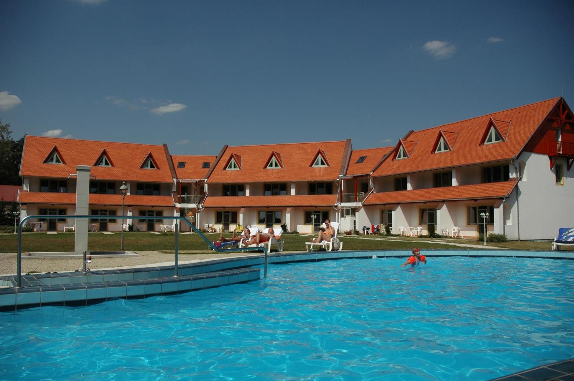 Abbazia Country Club Hotell Nemesnép Eksteriør bilde